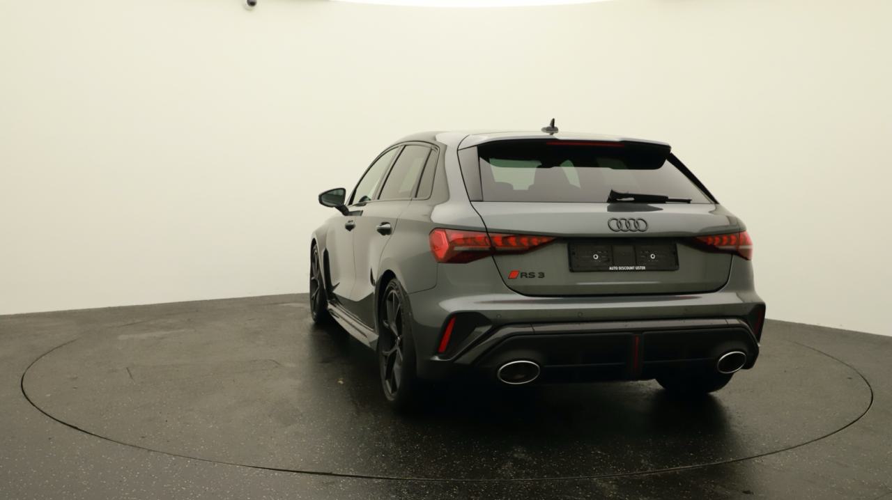 Audi<br>RS3 Sportback 2.5 TSI quattro S-tronic