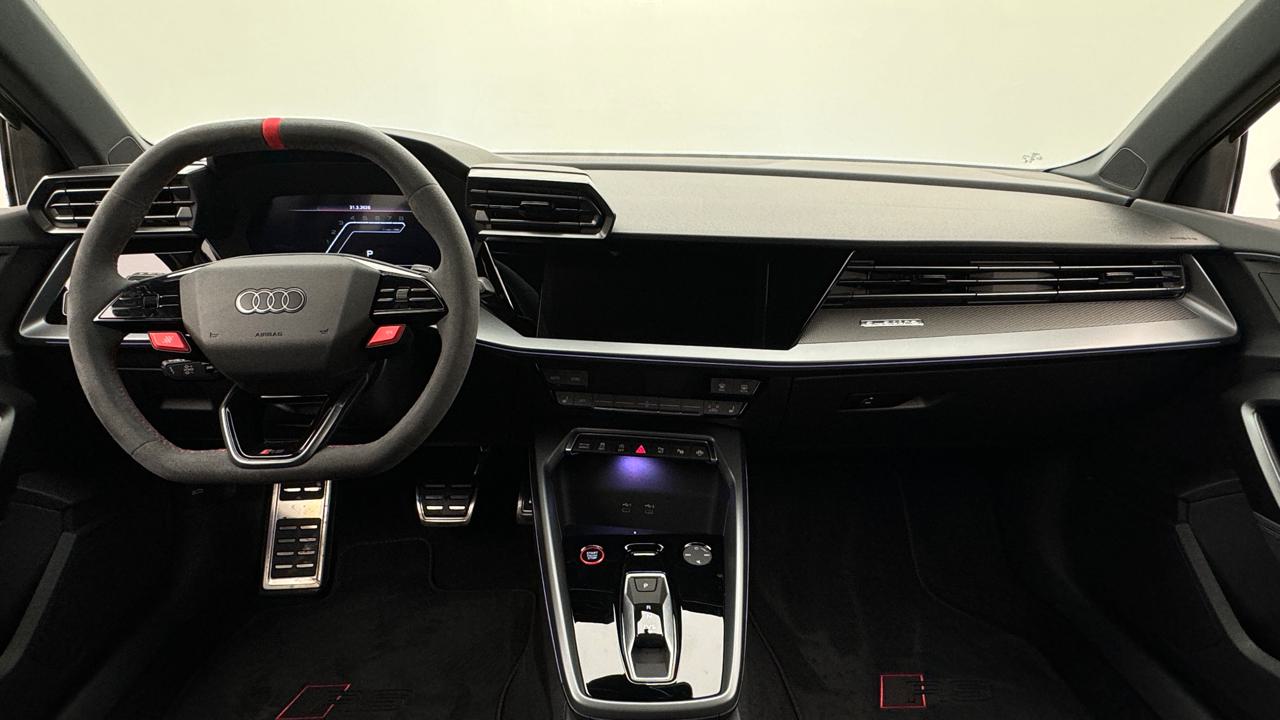 Audi<br>RS3 Sportback 2.5 TSI quattro S-tronic