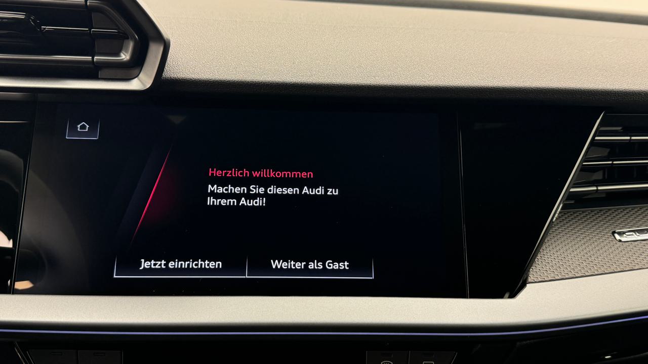 Audi<br>RS3 Sportback 2.5 TSI quattro S-tronic