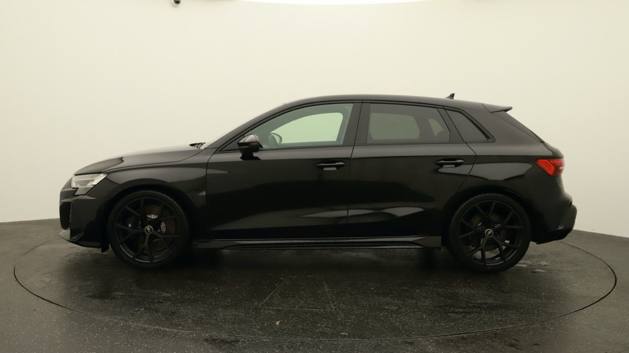 Audi<br>RS3 Sportback 2.5 TSI quattro S-tronic