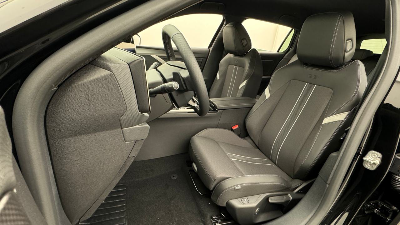 Opel<br>Astra Sports Tourer 1.2i Turbo GS A