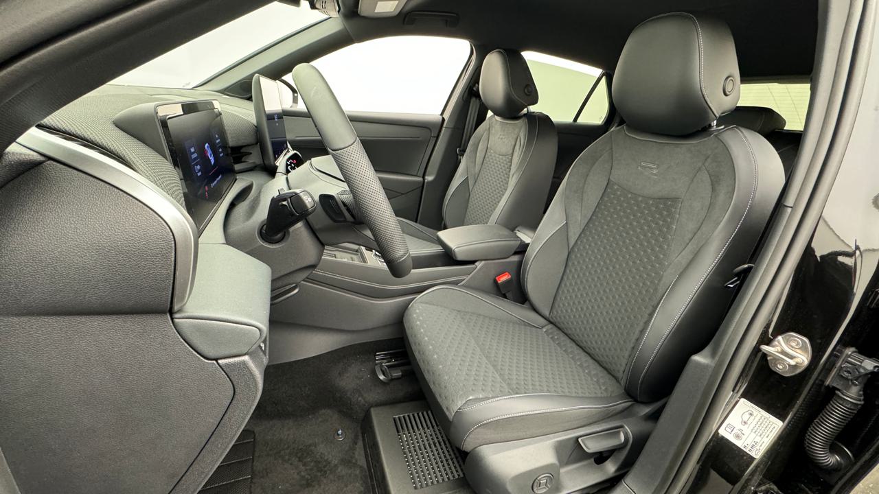 VW<br>T-Roc 1.5 eTSI mHEV R-Line DSG