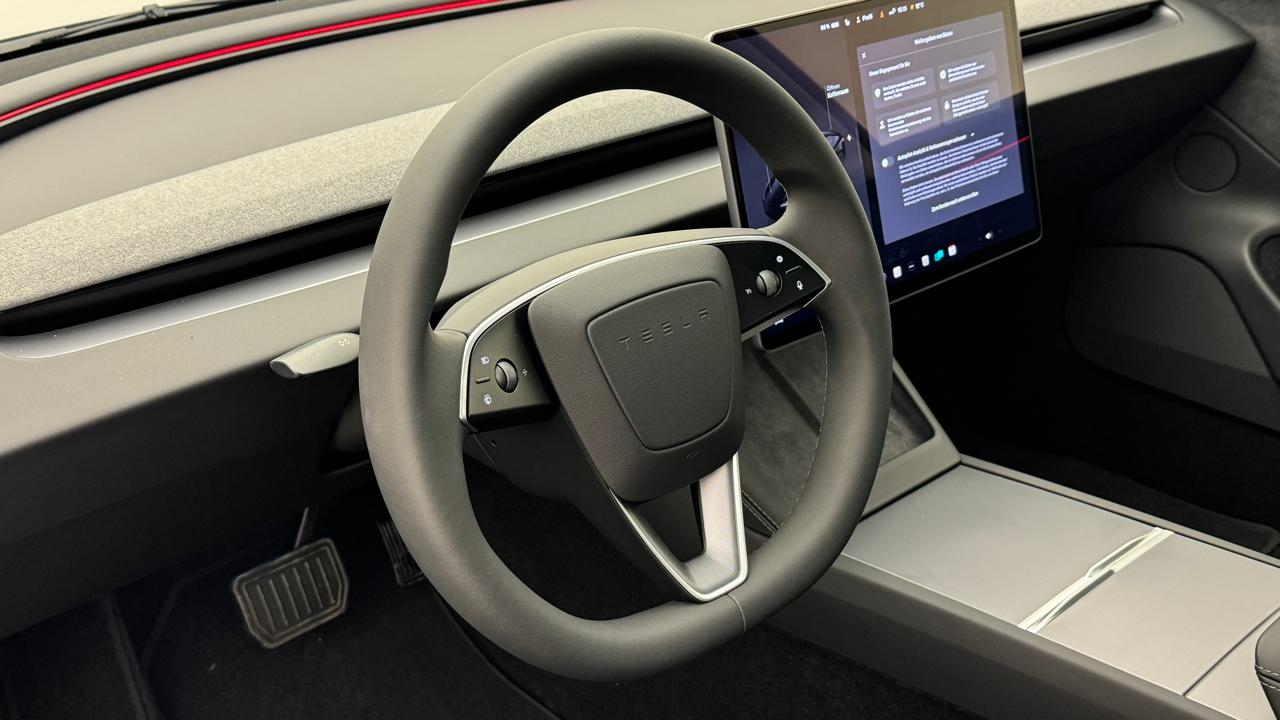 Tesla<br>Model 3 Long Range Dual Motor AWD