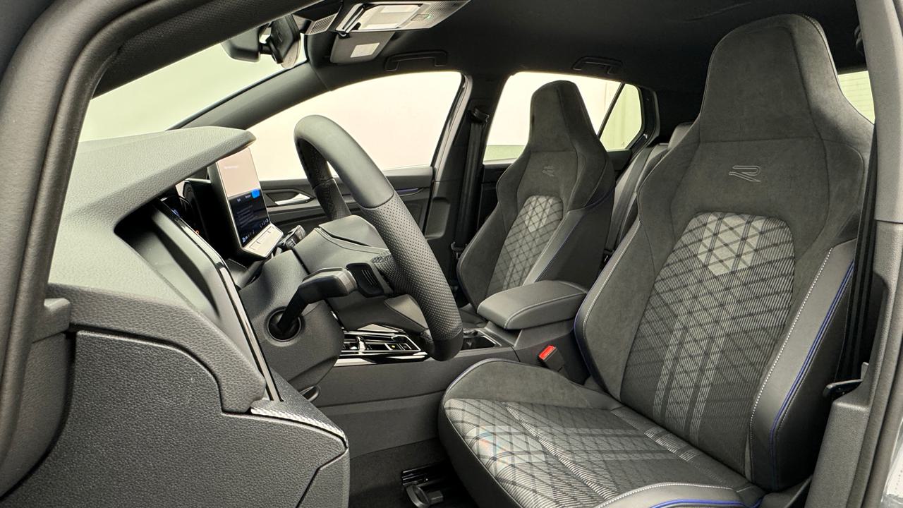 VW<br>Golf VIII 1.5 e TSI mHEV R-Line DSG