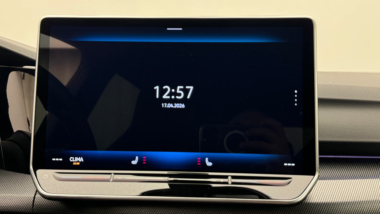 VW<br>Golf VIII 1.5 e TSI mHEV R-Line DSG