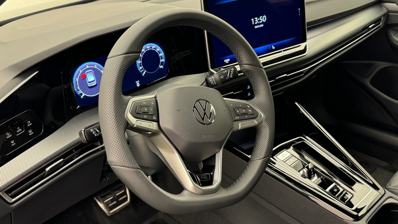 VW<br>Golf VIII 1.5 e TSI mHEV R-Line DSG