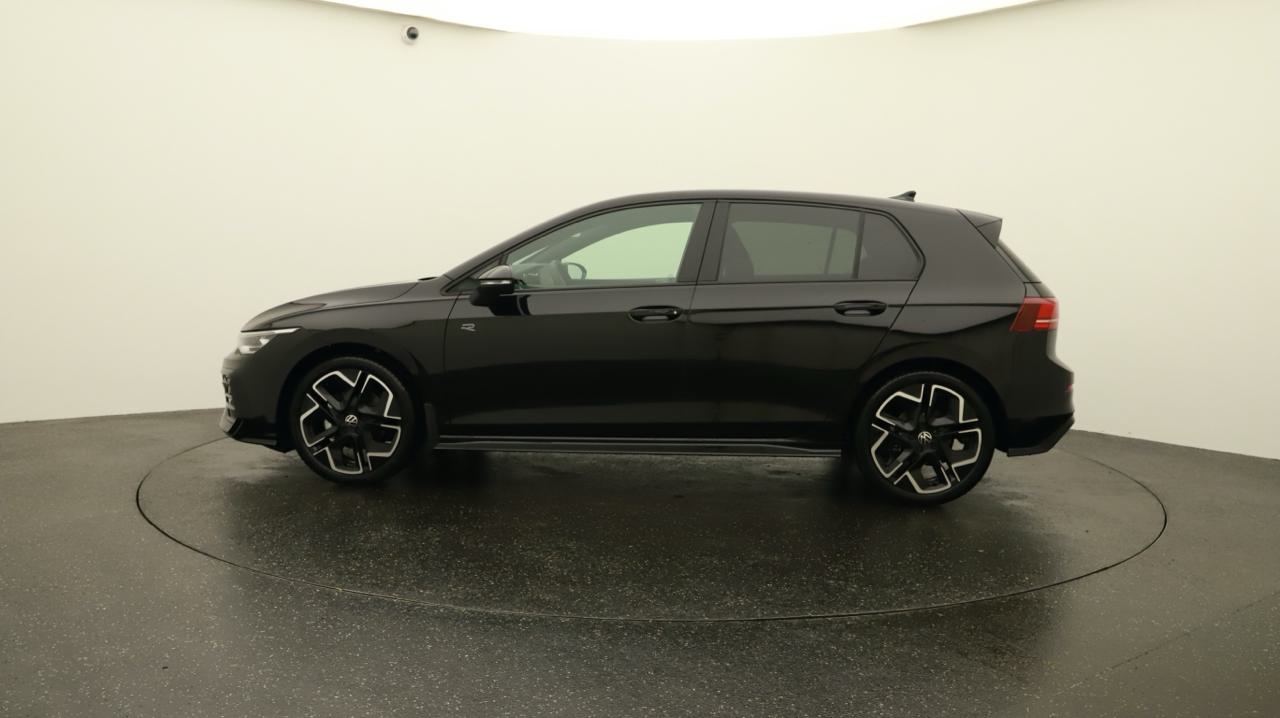 VW<br>Golf VIII 1.5 e TSI mHEV R-Line DSG