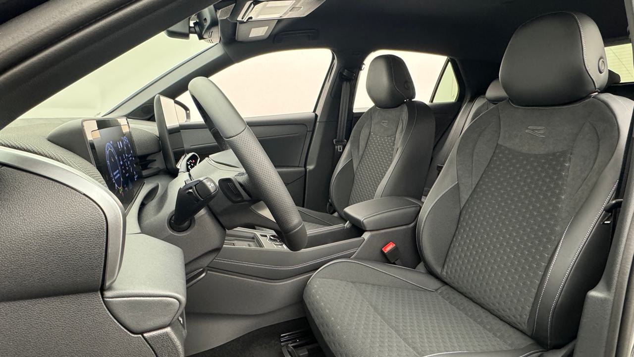 VW<br>T-Roc 1.5 eTSI mHEV R-Line DSG