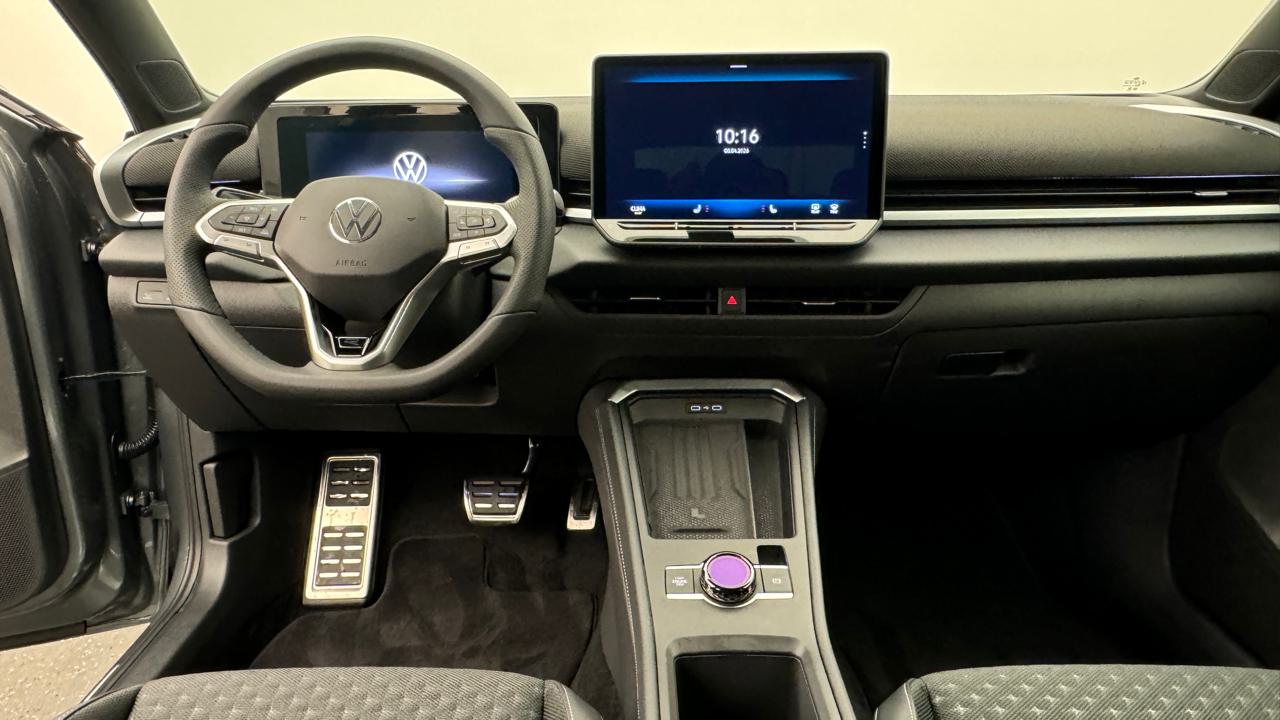 VW<br>T-Roc 1.5 eTSI mHEV R-Line DSG