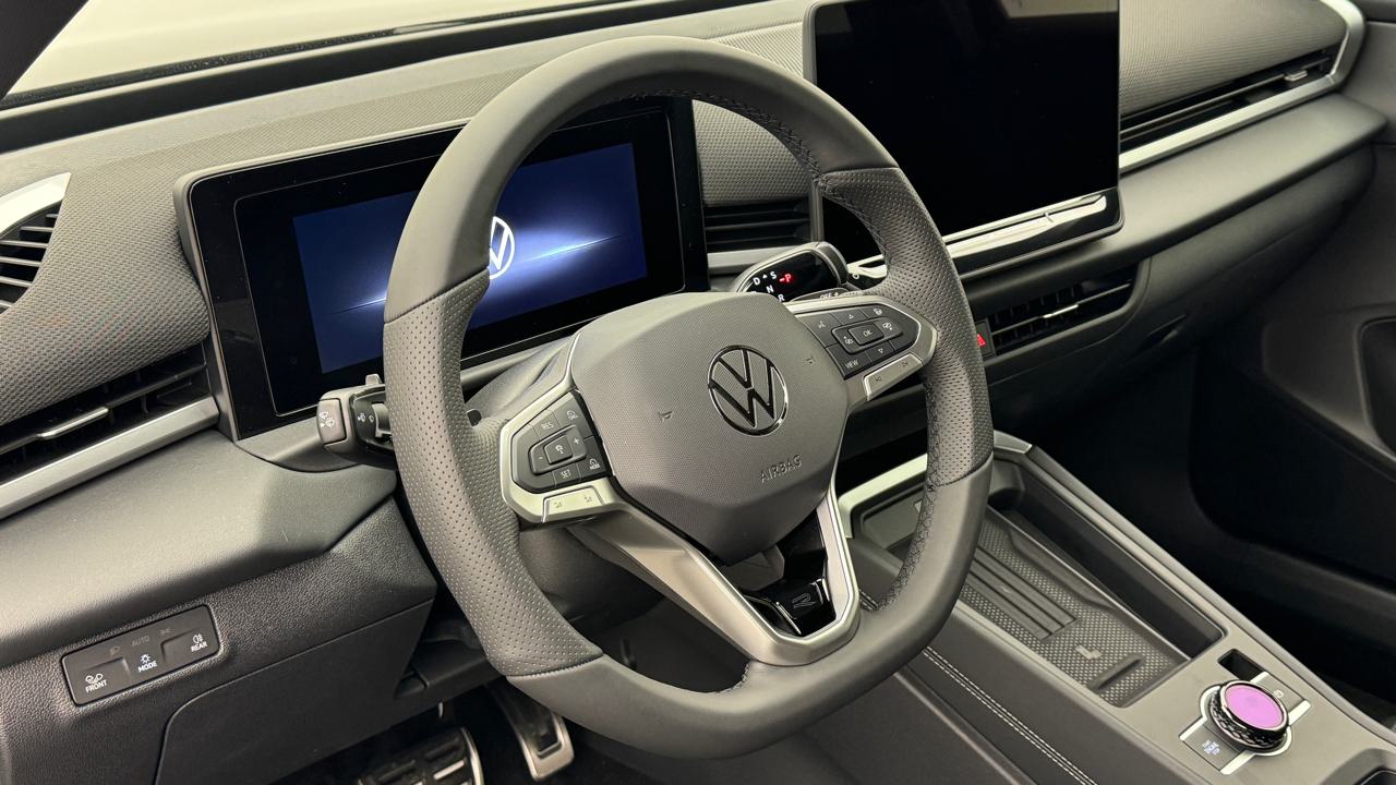 VW<br>T-Roc 1.5 eTSI mHEV R-Line DSG