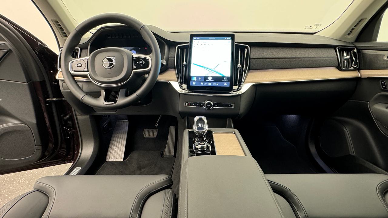 Volvo<br>XC90 T8 eAWD PluginHybrid Plus Dark Geartronic