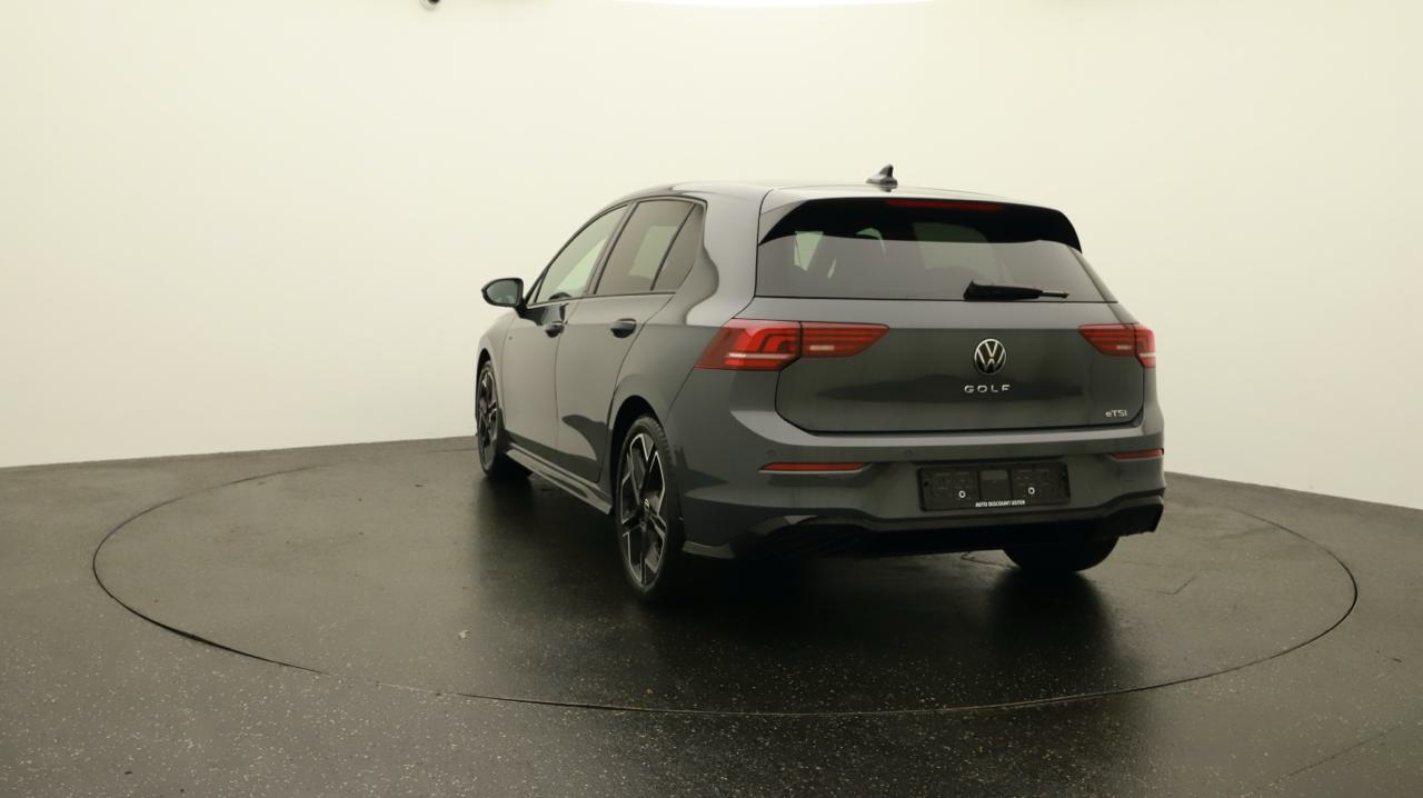 VW<br>Golf VIII 1.5 e TSI mHEV R-Line DSG