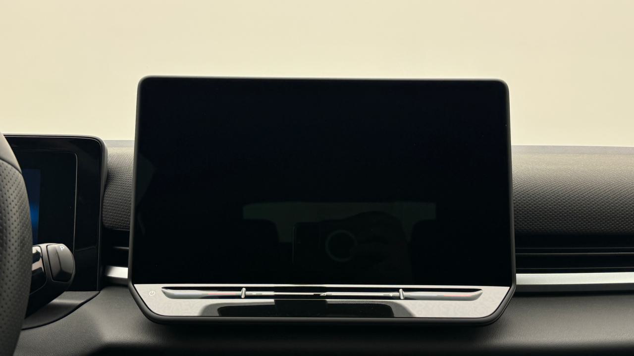 VW<br>T-Roc 1.5 eTSI mHEV R-Line DSG