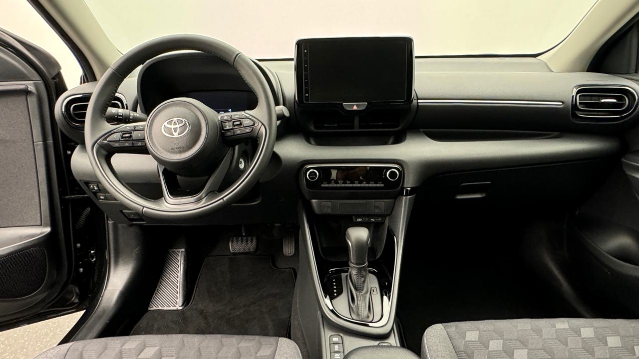 Toyota<br>Yaris 1.5 Sport e-CVT