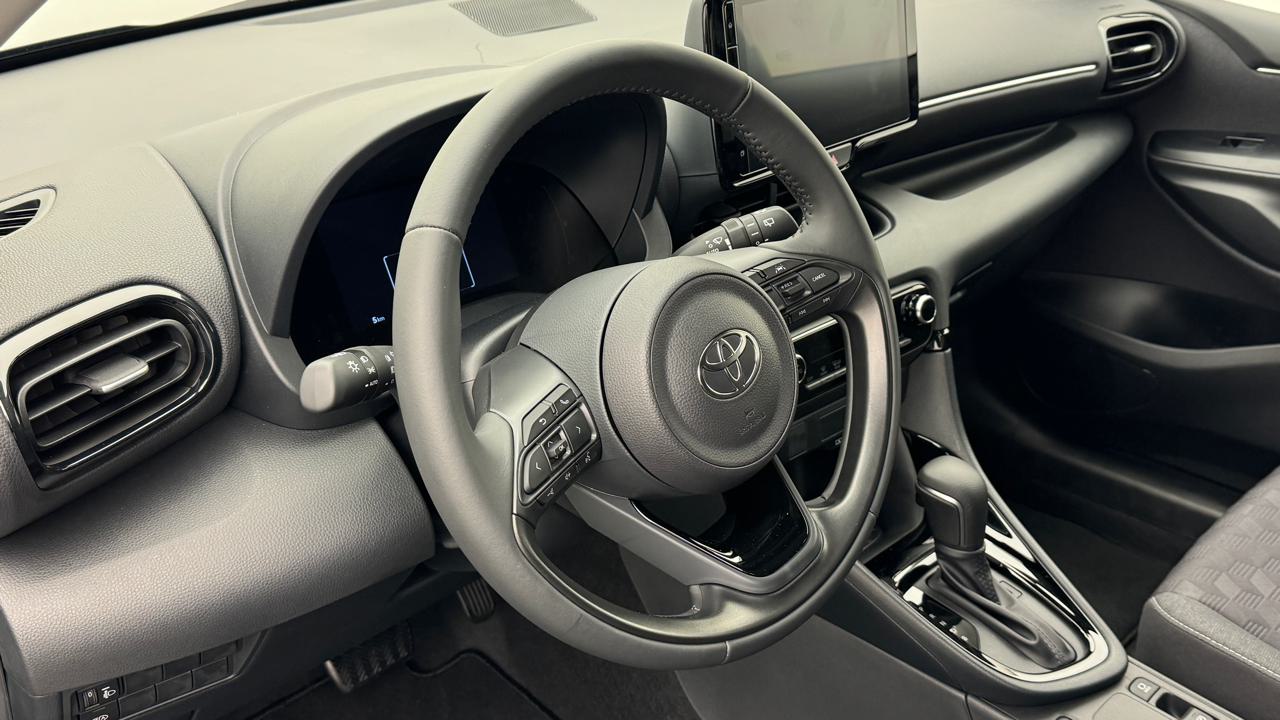 Toyota<br>Yaris 1.5 Sport e-CVT