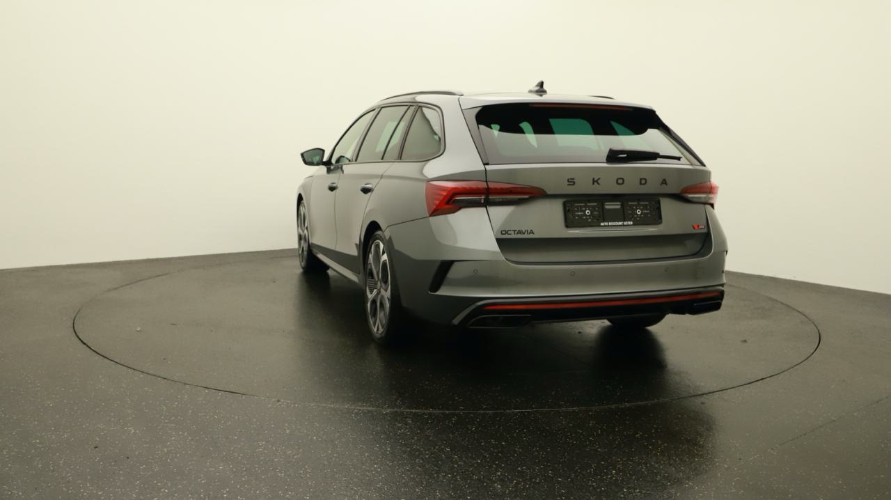 Skoda<br>Octavia Combi 2.0 TSI DSG RS