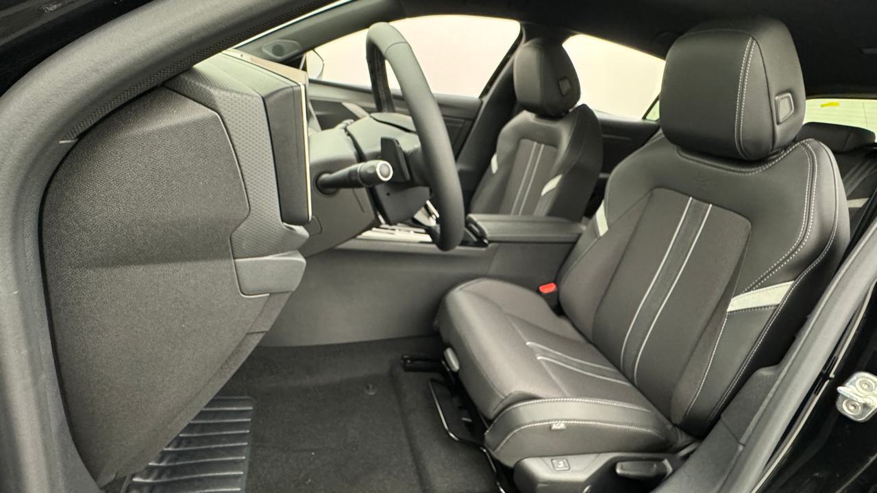 Opel<br>Astra 1.2i Turbo GS A