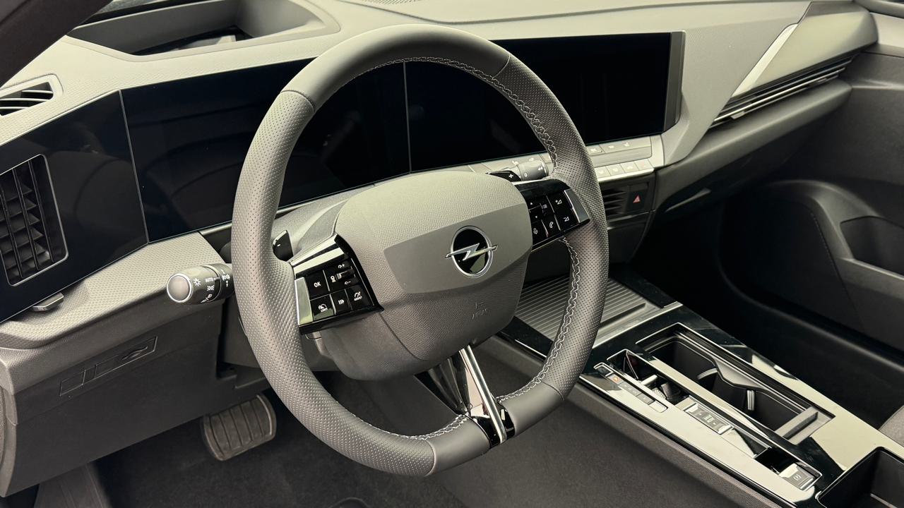 Opel<br>Astra 1.2i Turbo GS A