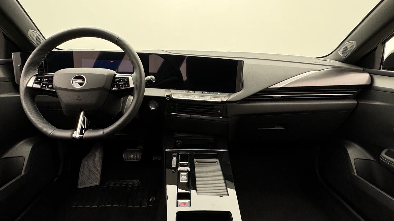 Opel<br>Astra 1.2i Turbo GS A