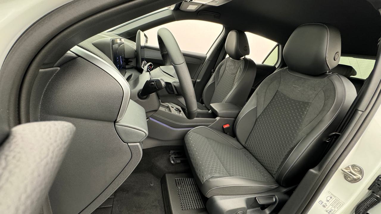 VW<br>T-Roc 1.5 eTSI mHEV R-Line DSG