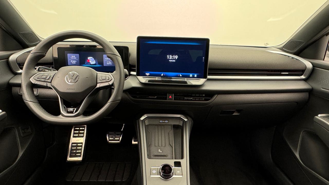 VW<br>T-Roc 1.5 eTSI mHEV R-Line DSG