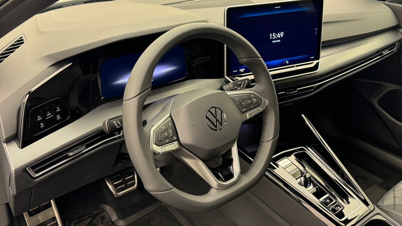 VW<br>Golf VIII 1.5 e TSI mHEV R-Line DSG