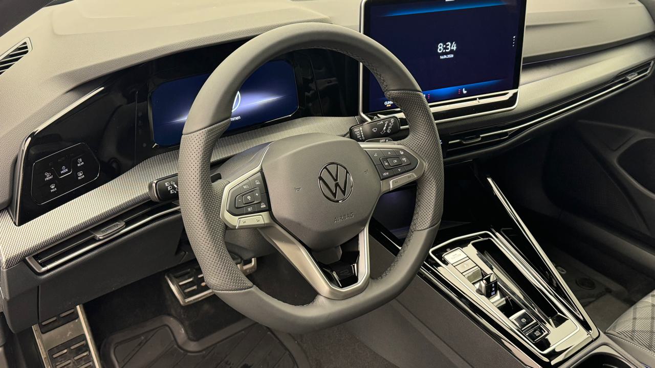 VW<br>Golf VIII 1.5 e TSI mHEV R-Line DSG