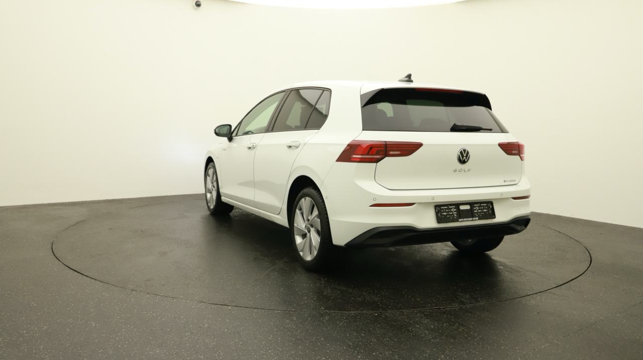 VW<br>Golf VIII 1.5 TSI PHEV Limited