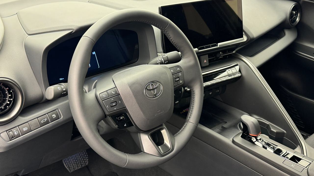 Toyota<br>C-HR 1.8 HSD CVT Sport