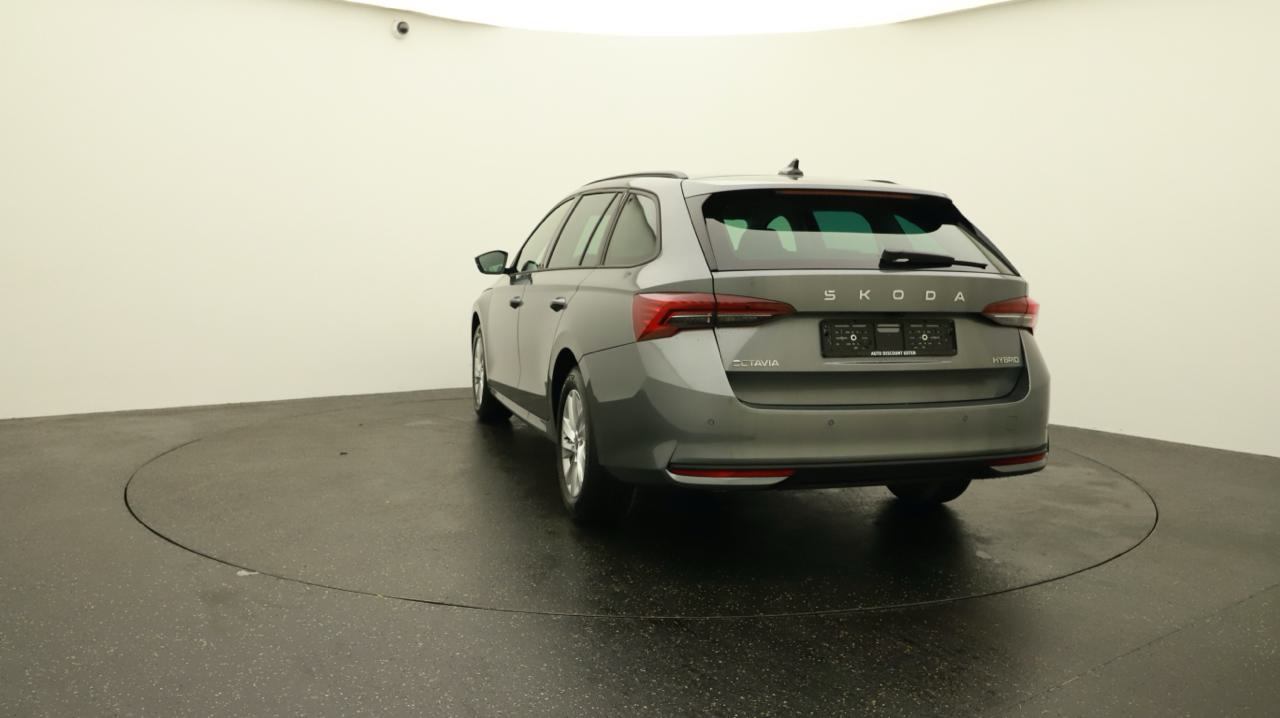 Skoda<br>Octavia Combi 1.5 TSI mHEV DSG Selection