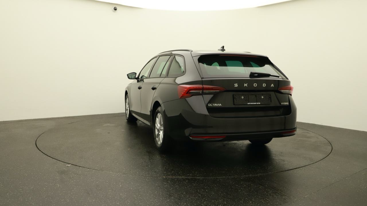 Skoda<br>Octavia Combi 1.5 TSI mHEV DSG Selection