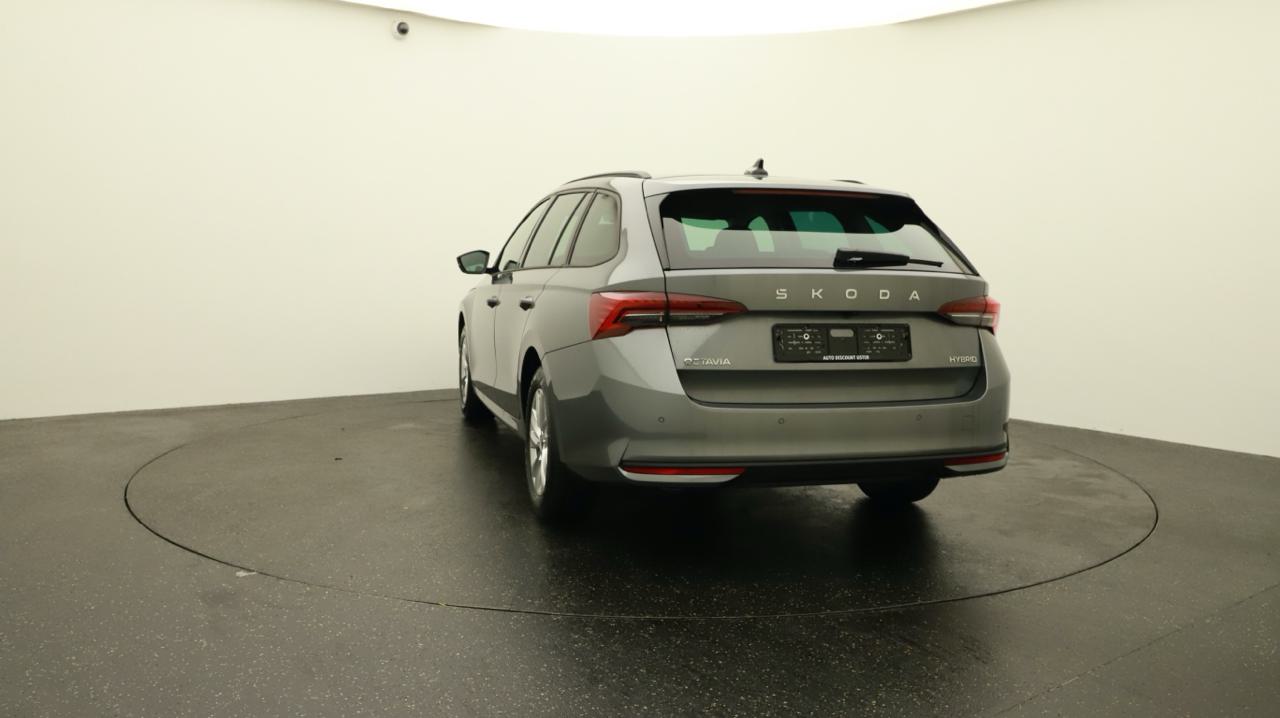 Skoda<br>Octavia Combi 1.5 TSI mHEV DSG Selection