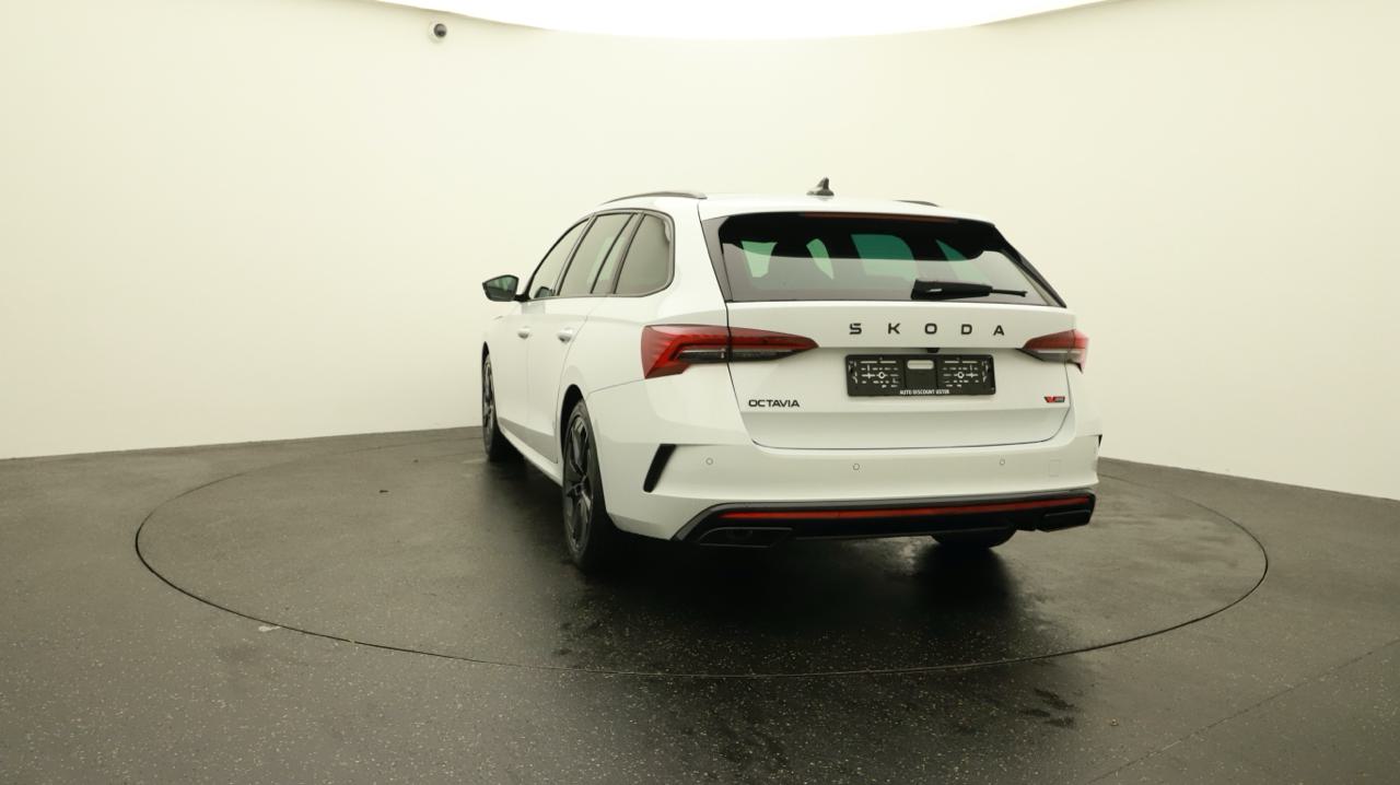 Skoda<br>Octavia Combi 2.0 TSI DSG RS
