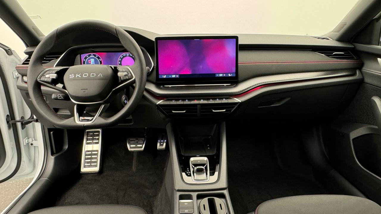 Skoda<br>Octavia Combi 2.0 TSI DSG RS