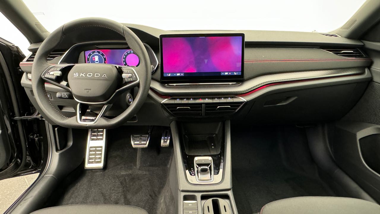 Skoda<br>Octavia Combi 2.0 TSI DSG RS