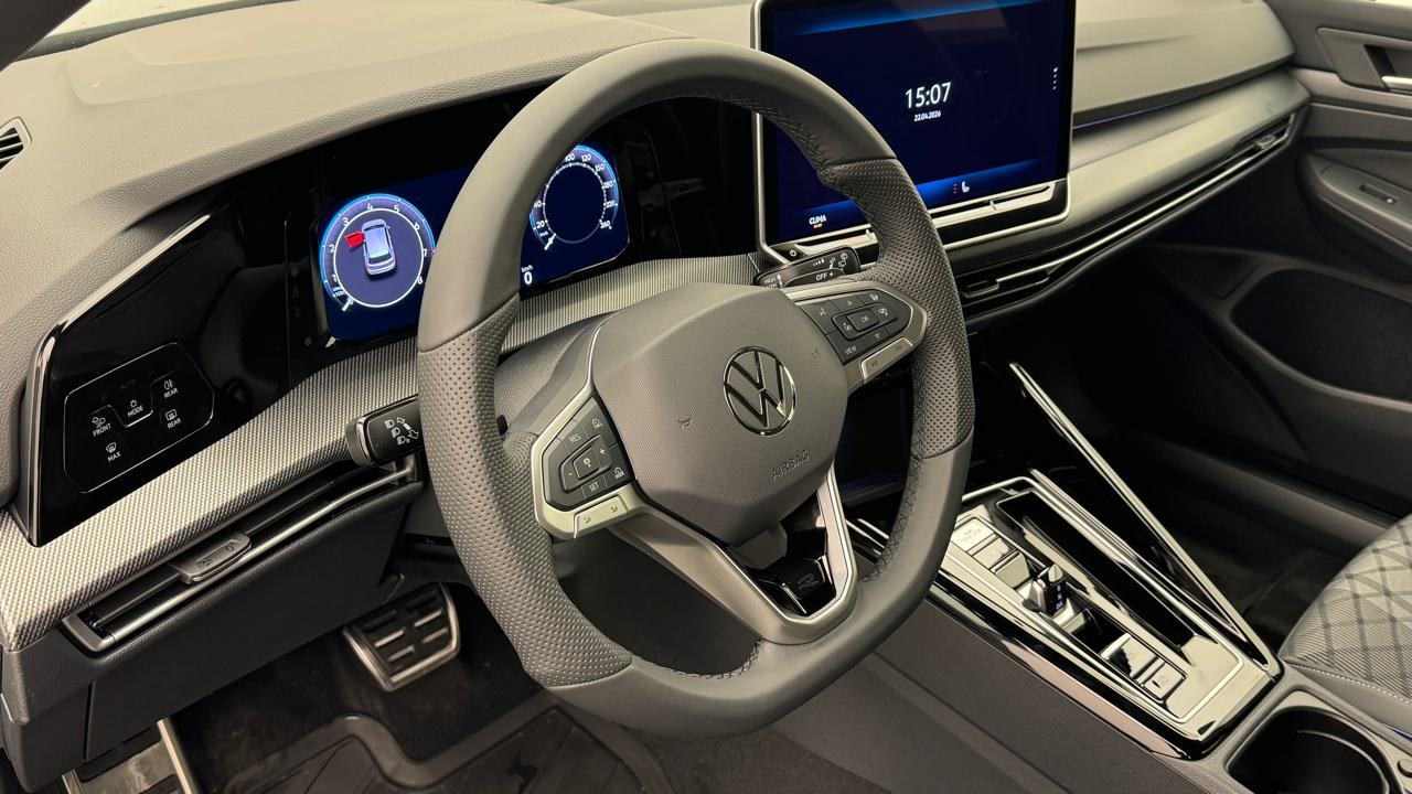 VW<br>Golf VIII 2.0 TSI R-Line DSG 4 Motion