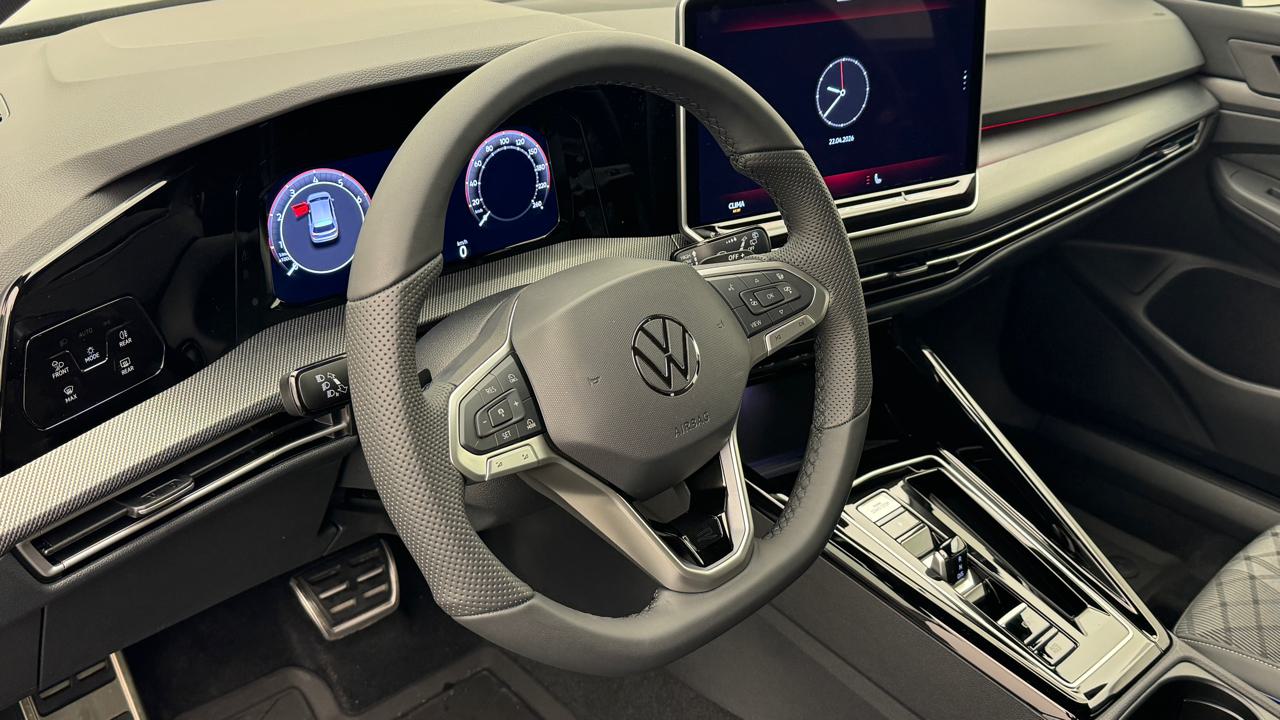 VW<br>Golf VIII 2.0 TSI R-Line DSG 4 Motion