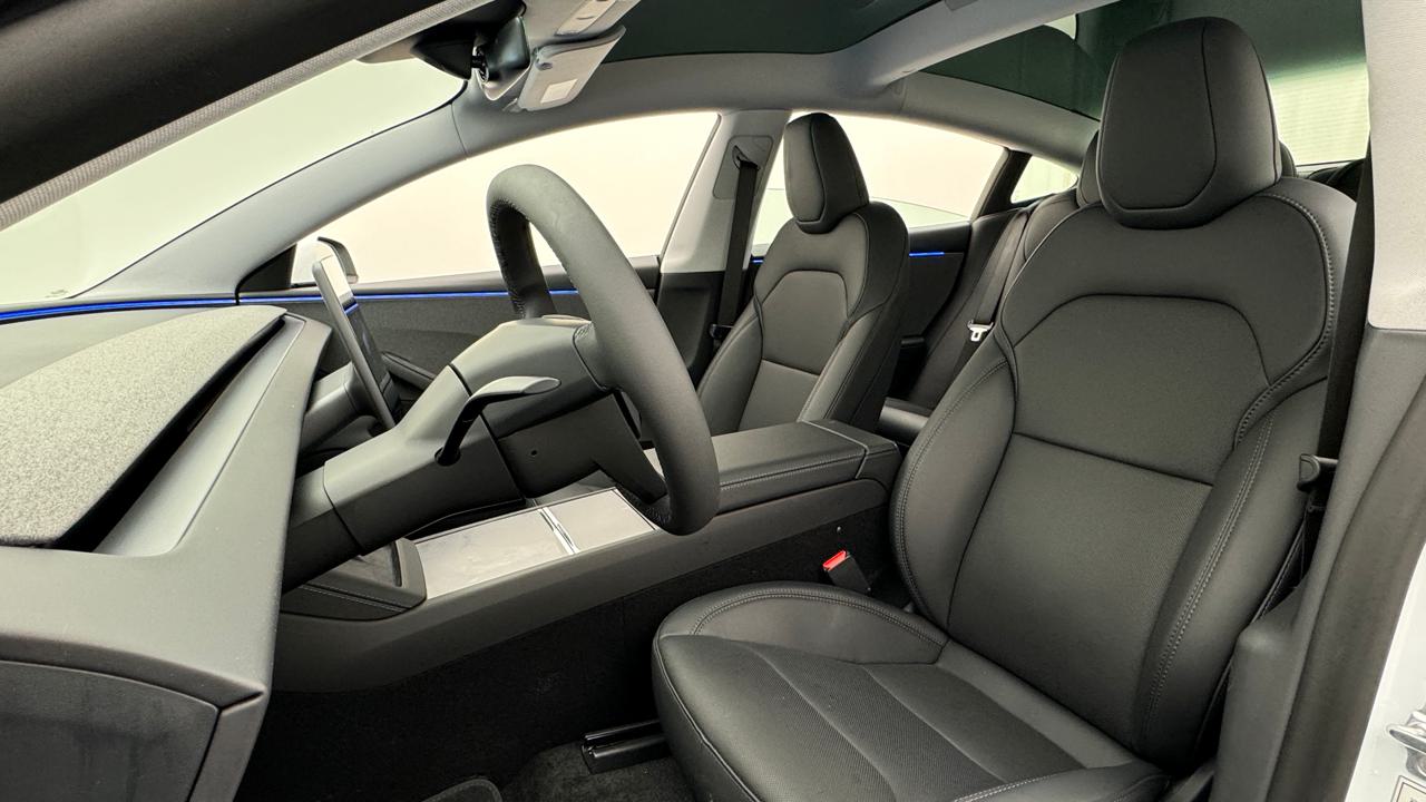 Tesla<br>Model 3 Long Range RWD