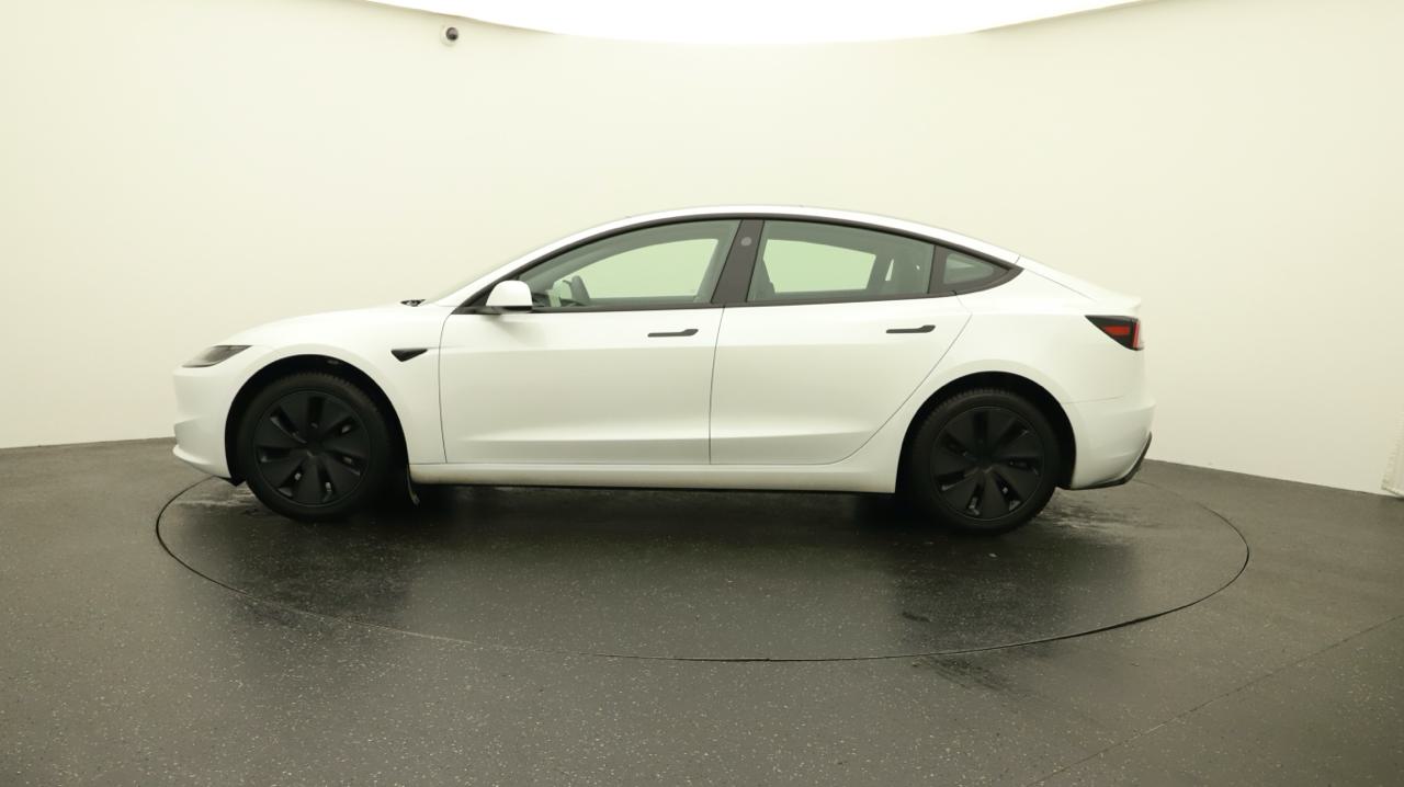 Tesla<br>Model 3 Long Range RWD