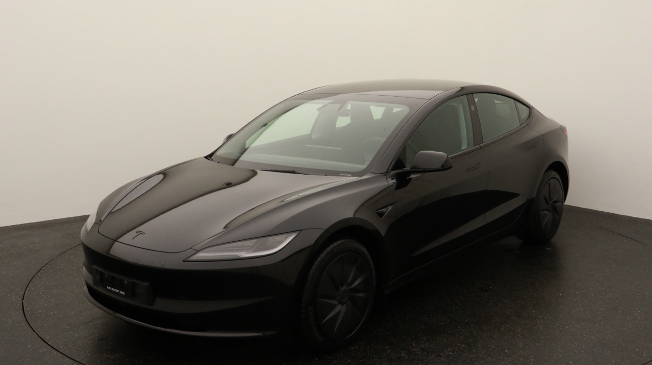 Tesla<br>Model 3 RWD