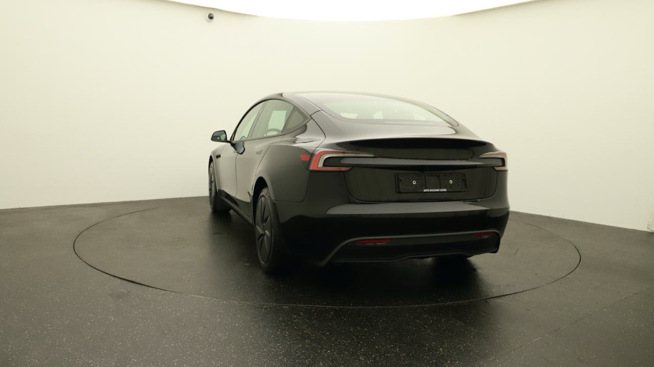 Tesla<br>Model 3 RWD