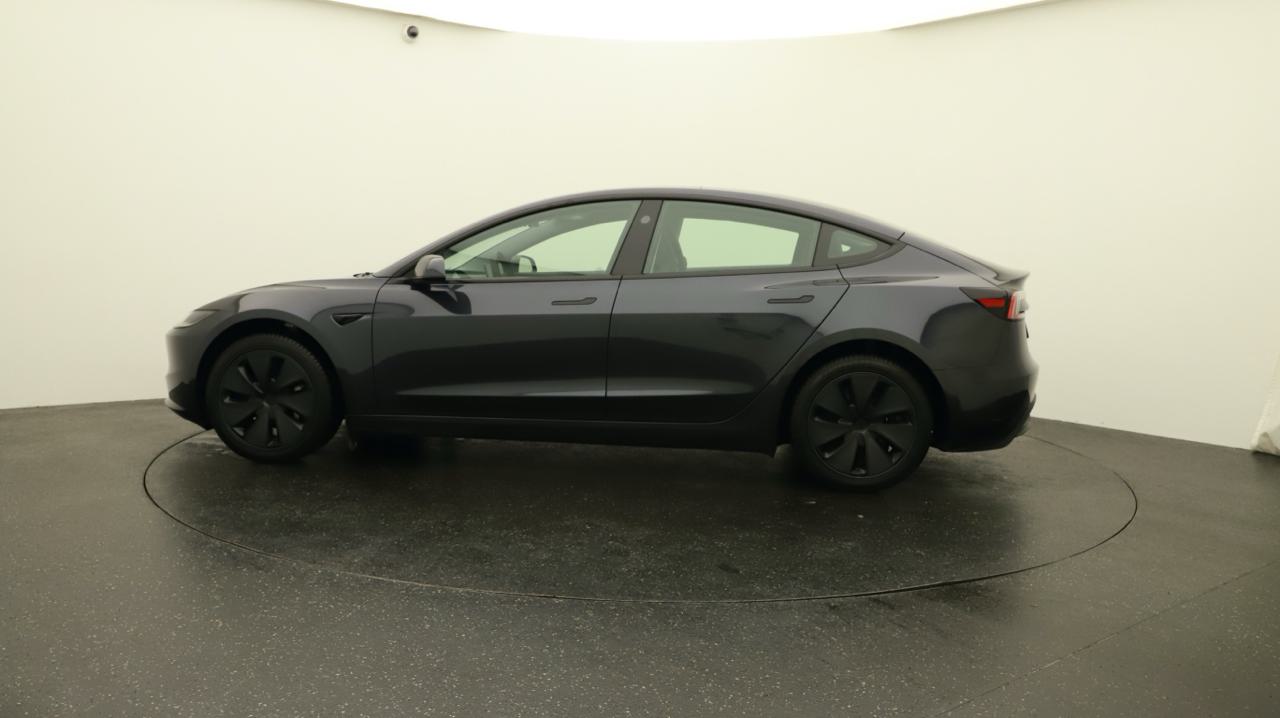 Tesla<br>Model 3 Long Range RWD