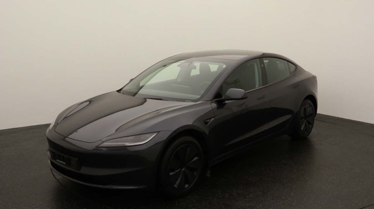Tesla<br>Model 3 Long Range RWD