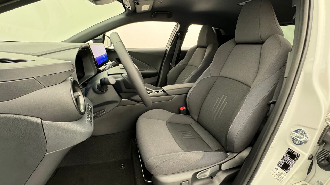 Toyota<br>C-HR 1.8 HSD CVT Sport