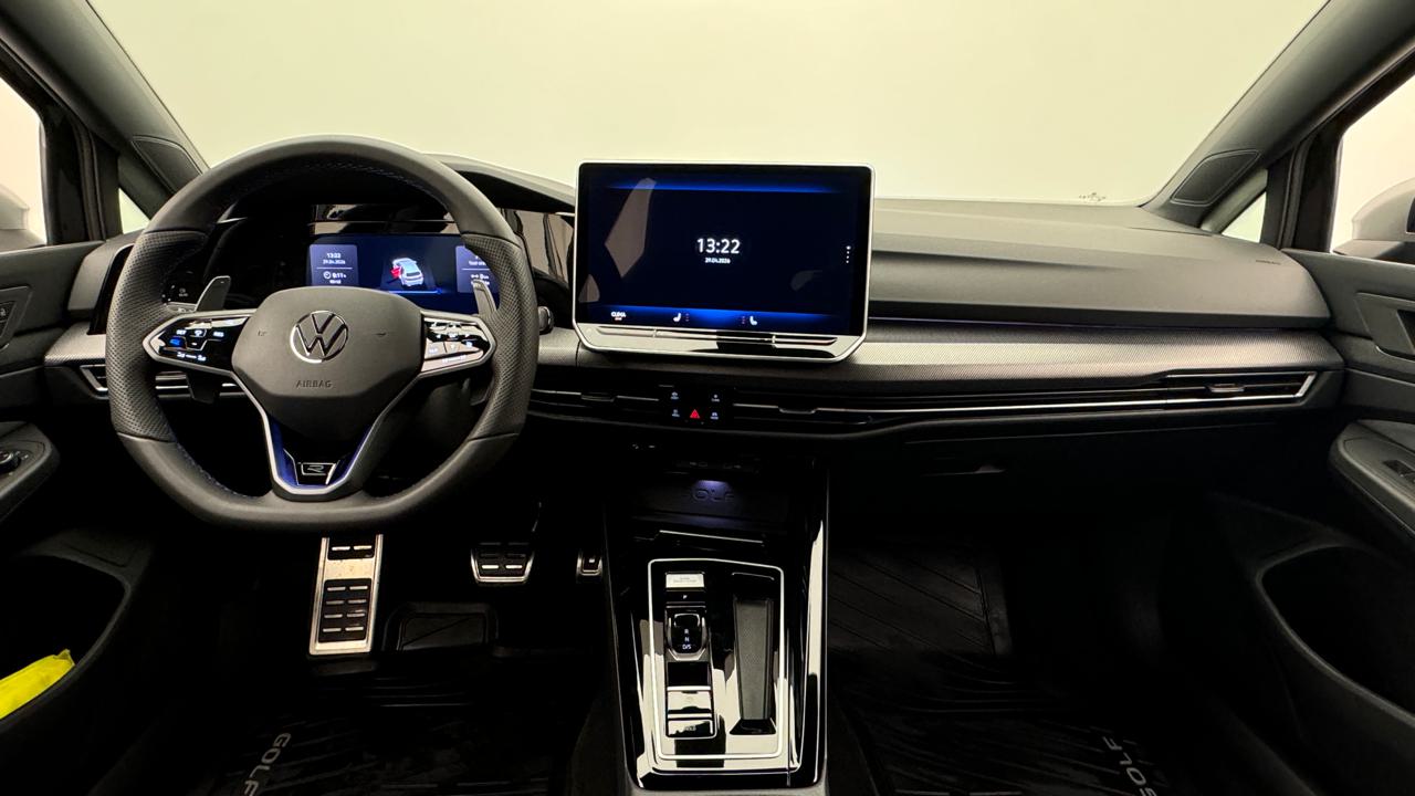 VW<br>Golf VIII 2.0 TSI R DSG 4 Motion