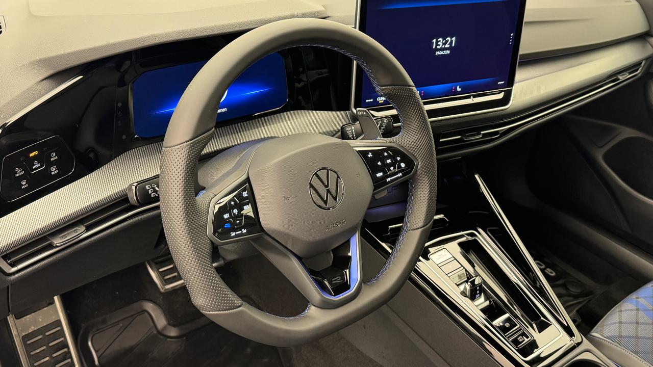 VW<br>Golf VIII 2.0 TSI R DSG 4 Motion