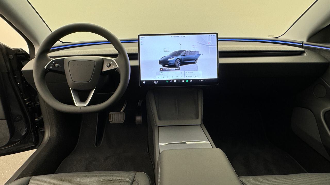 Tesla<br>Model 3 Long Range Dual Motor AWD