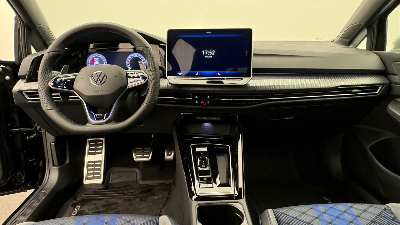 VW<br>Golf VIII 2.0 TSI R DSG 4 Motion