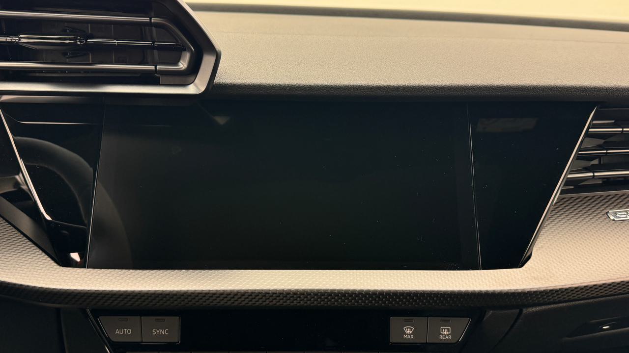 Audi<br>RS3 Limousine 2.5 TSI quattro S-tronic