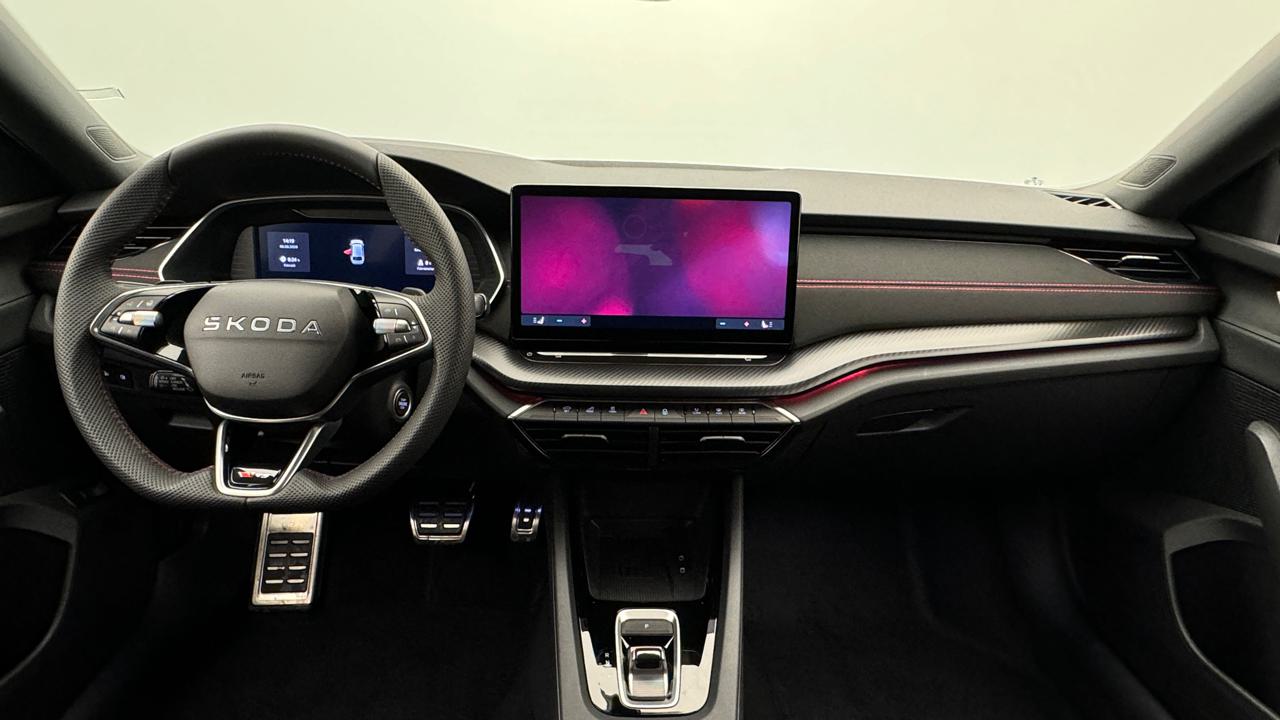 Skoda<br>Octavia Combi 2.0 TSI DSG RS